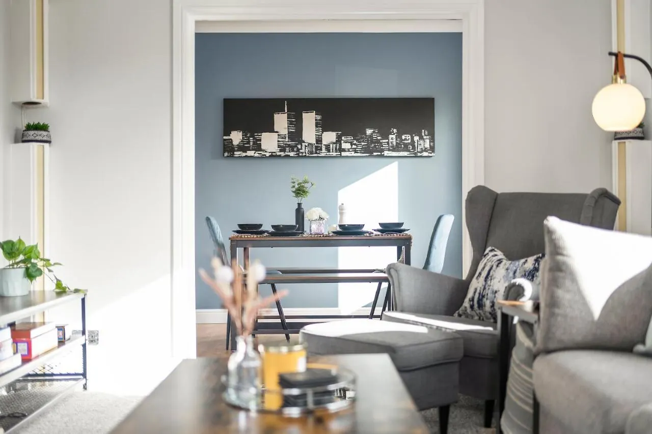 Stylish & Convenient 4Br House W/ Garden & Parking Villa Bournemouth 0*,  United Kingdom
