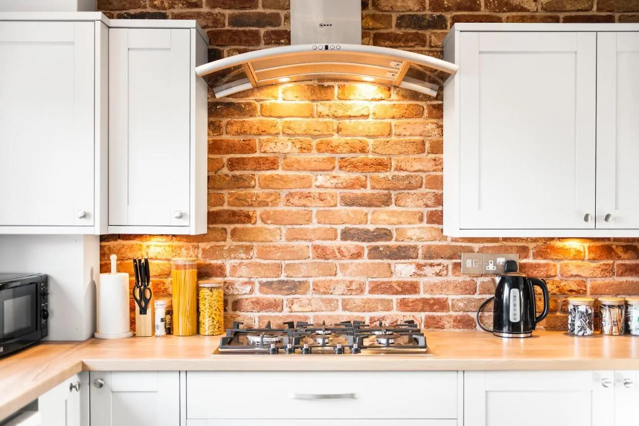 Holiday home Stylish & Convenient 4Br House W/ Garden & Parking Villa Bournemouth United Kingdom