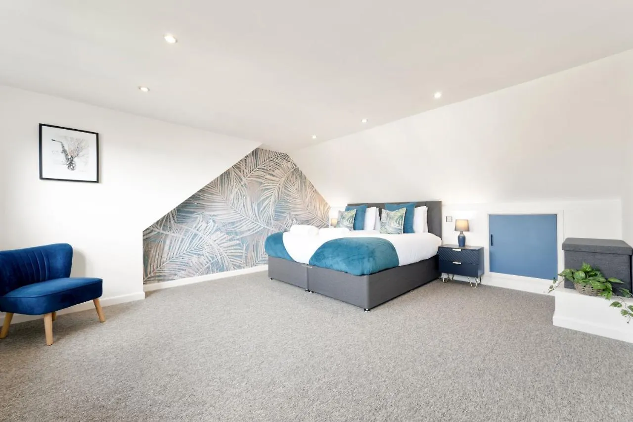 Stylish & Convenient 4Br House W/ Garden & Parking Villa Bournemouth 0*,