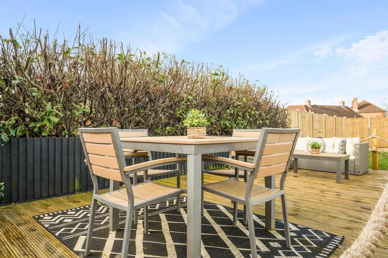 Stylish & Convenient 4Br House W/ Garden & Parking Villa Bournemouth