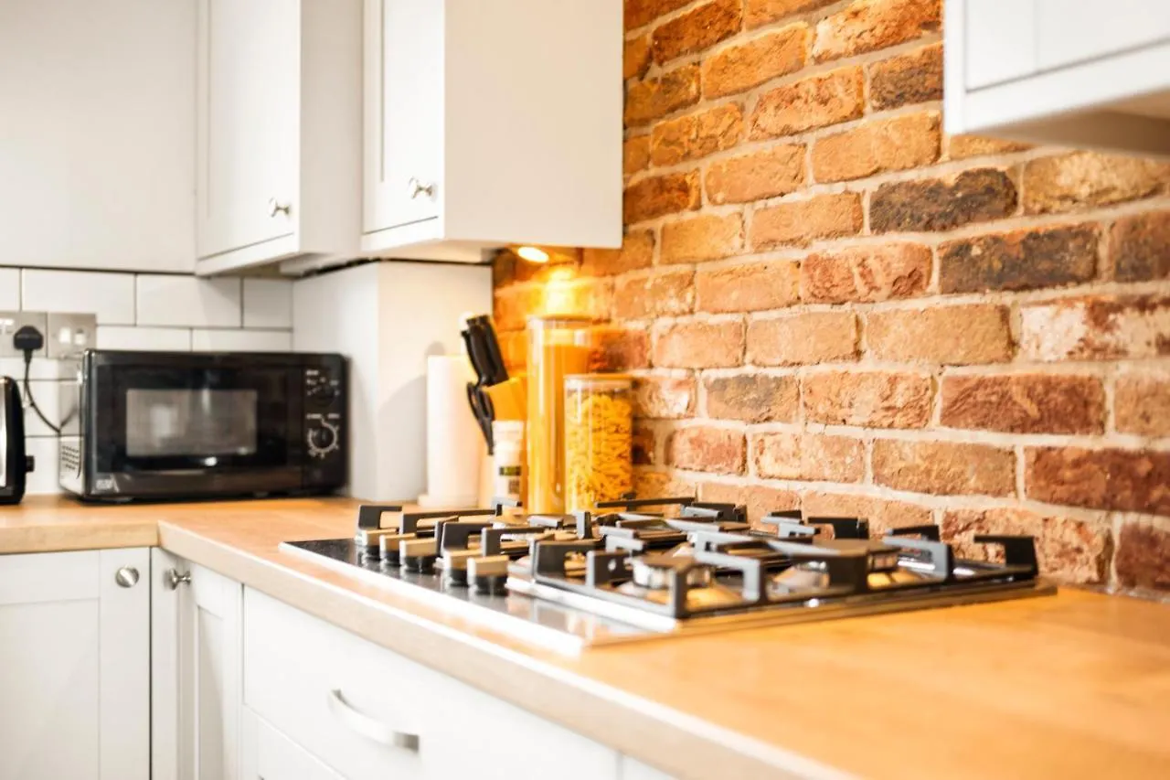 Stylish & Convenient 4Br House W/ Garden & Parking Villa Bournemouth United Kingdom