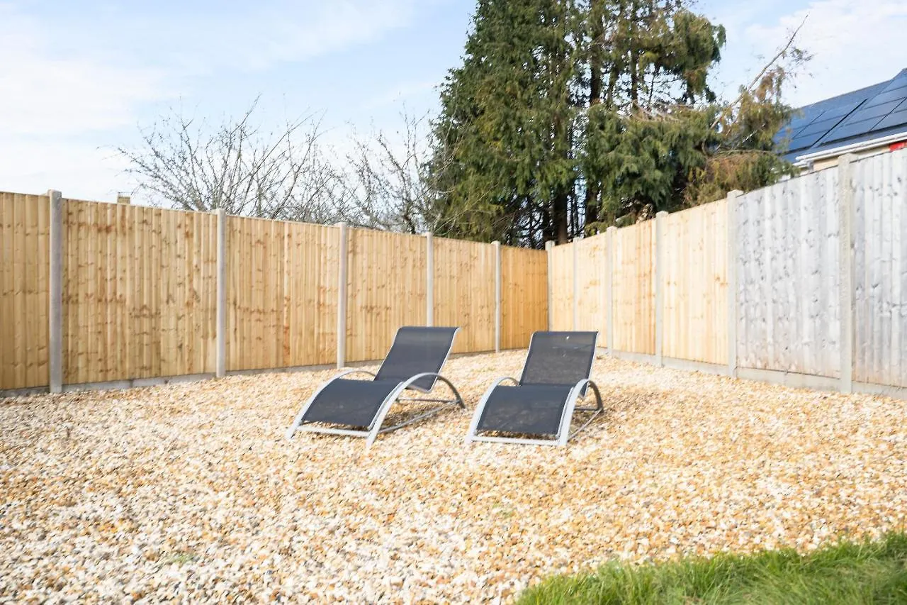 Stylish & Convenient 4Br House W/ Garden & Parking Villa Bournemouth Holiday home
