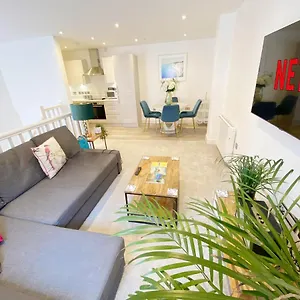 Apartment The Seaside Maisonette. Free Parking/close To Town, Bournemouth