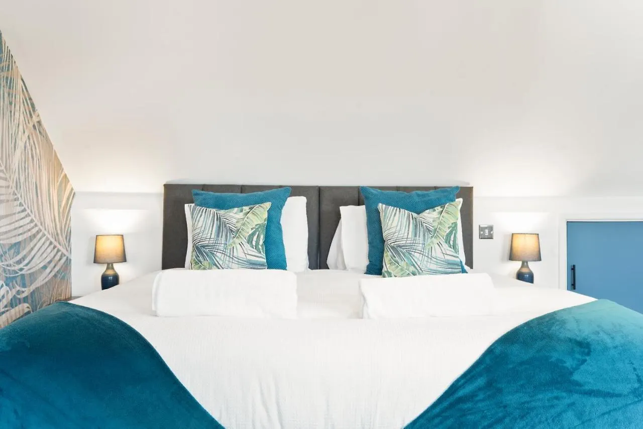 Holiday home Stylish & Convenient 4Br House W/ Garden & Parking Villa Bournemouth
