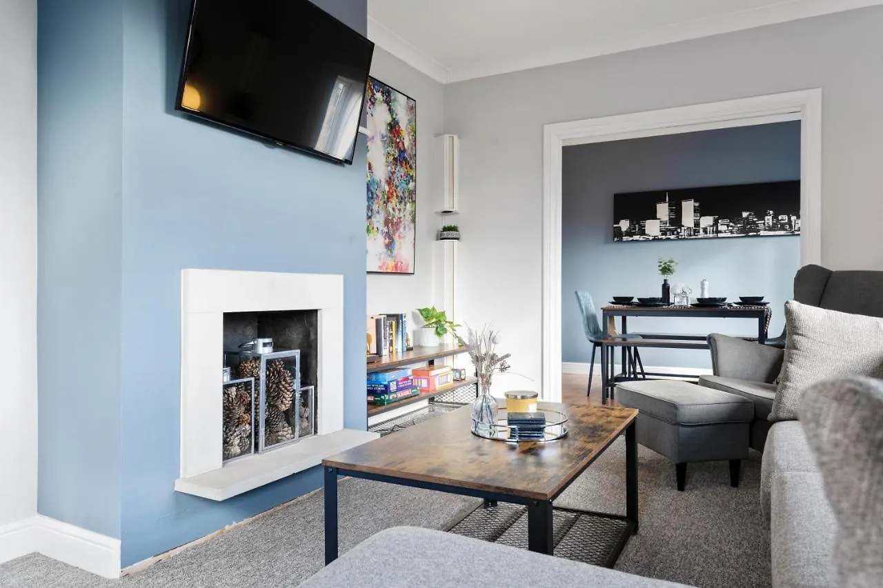Stylish & Convenient 4Br House W/ Garden & Parking Villa Bournemouth Holiday home