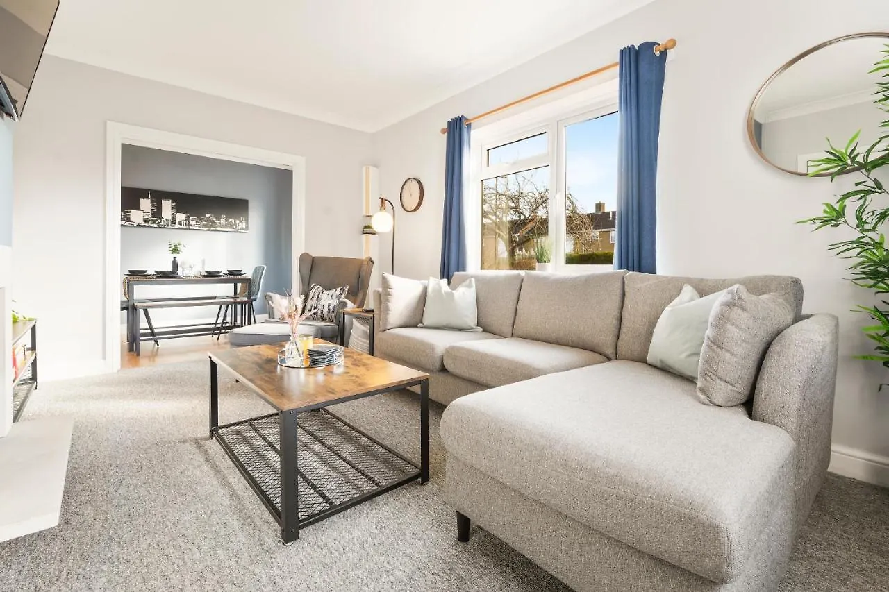 Stylish & Convenient 4Br House W/ Garden & Parking Villa Bournemouth