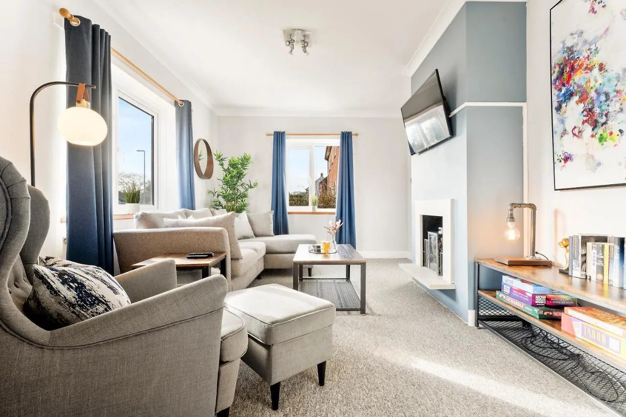 Stylish & Convenient 4Br House W/ Garden & Parking Villa Bournemouth Holiday home